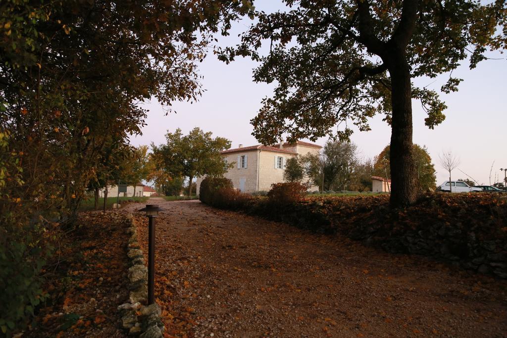 Chambres D'Hotes Domaine De Nazere Avezan Eksteriør bilde