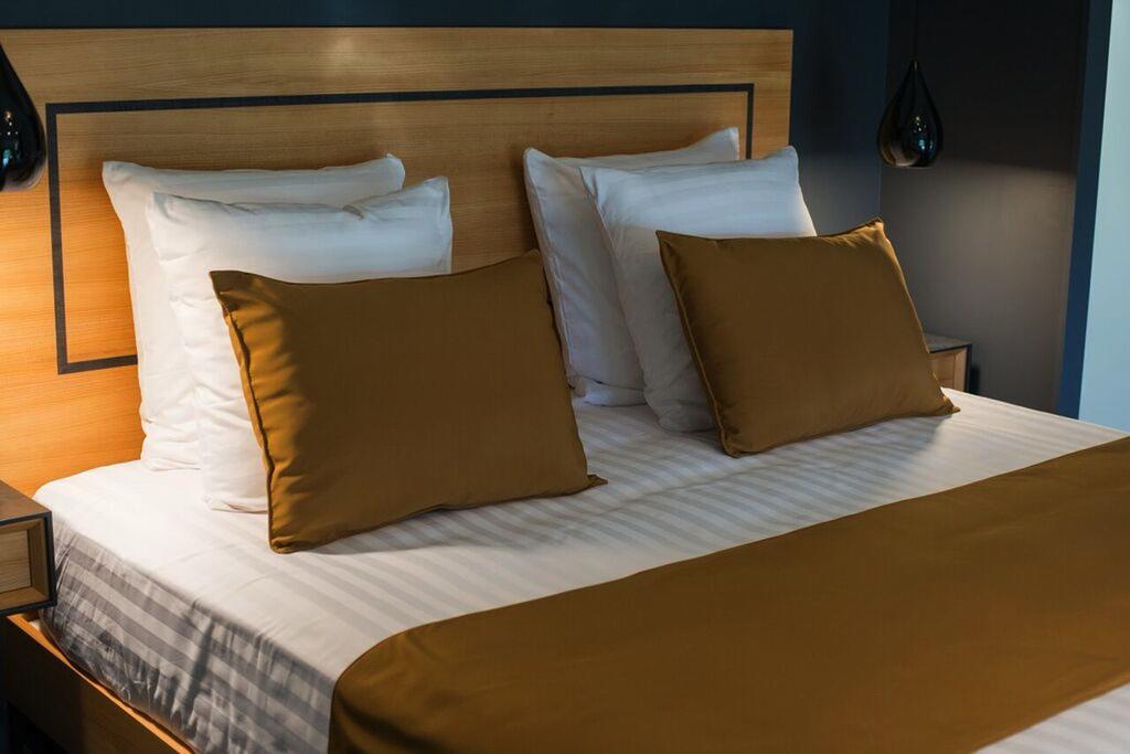 Chambres D'Hotes Domaine De Nazere Avezan Eksteriør bilde